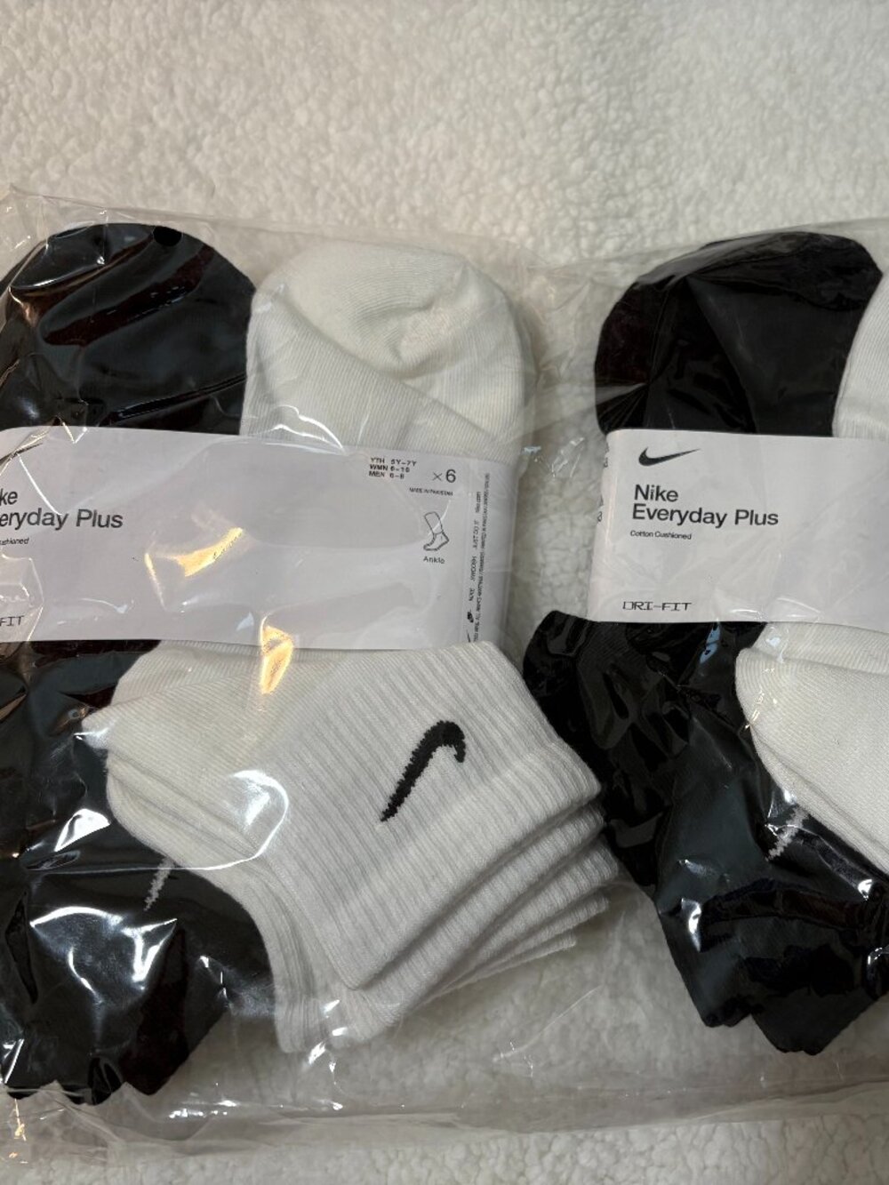 Nike Everyday Plus Dri-Fit NWT Ankle Sock 12 pack in Size M(men 6-8,women 6-10)